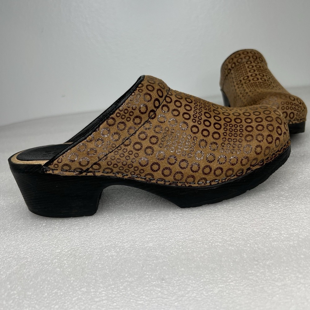 Sanita Clogs Slip On Brown‎ Suede Leather Circle Design Sz 39 US 8